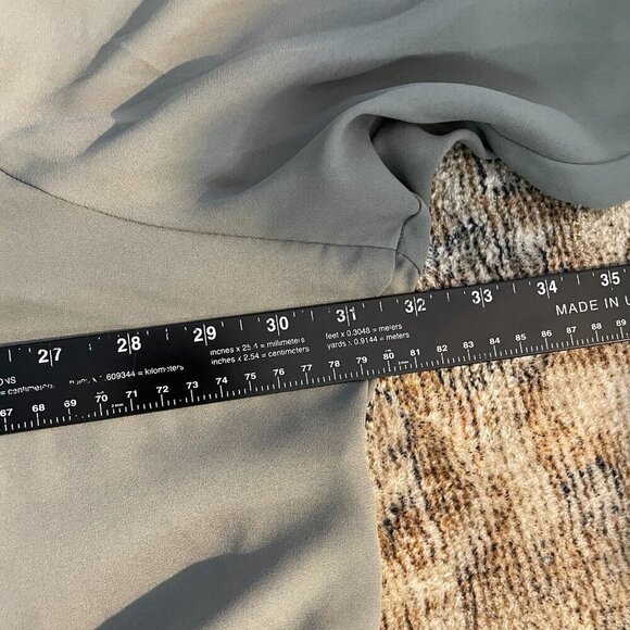 Torrid Womens Harper Georgette Pullover Plus 5 (5X) Roll Tab V-Neck Green Sage - Picture 10 of 12